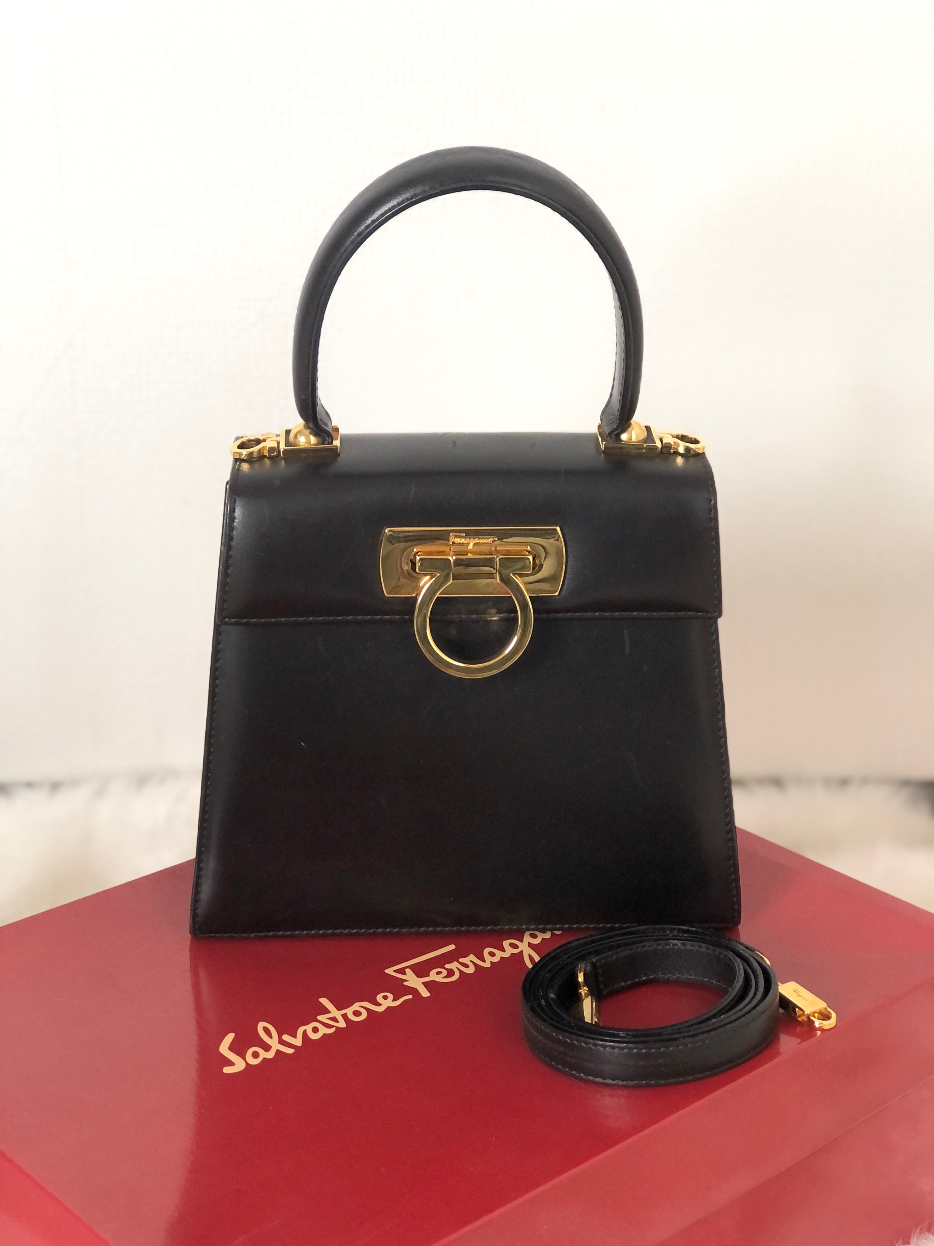 Wanda Mini leather tote bag in beige - Ferragamo | Mytheresa