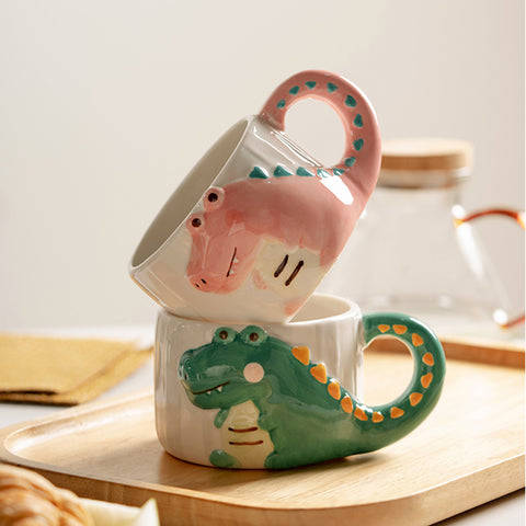 THREE-DIMENSIONAL CROCODILE MUG