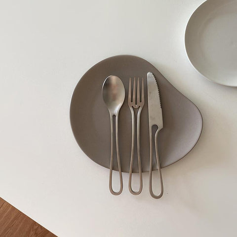 HOLLOW-OUT BLACK FLATWARE SET