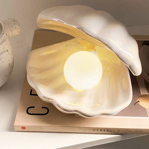 SHELL BEDSIDE LAMP