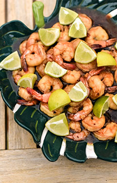 Thai Garlic Shrimp serves on a palm shaped platter