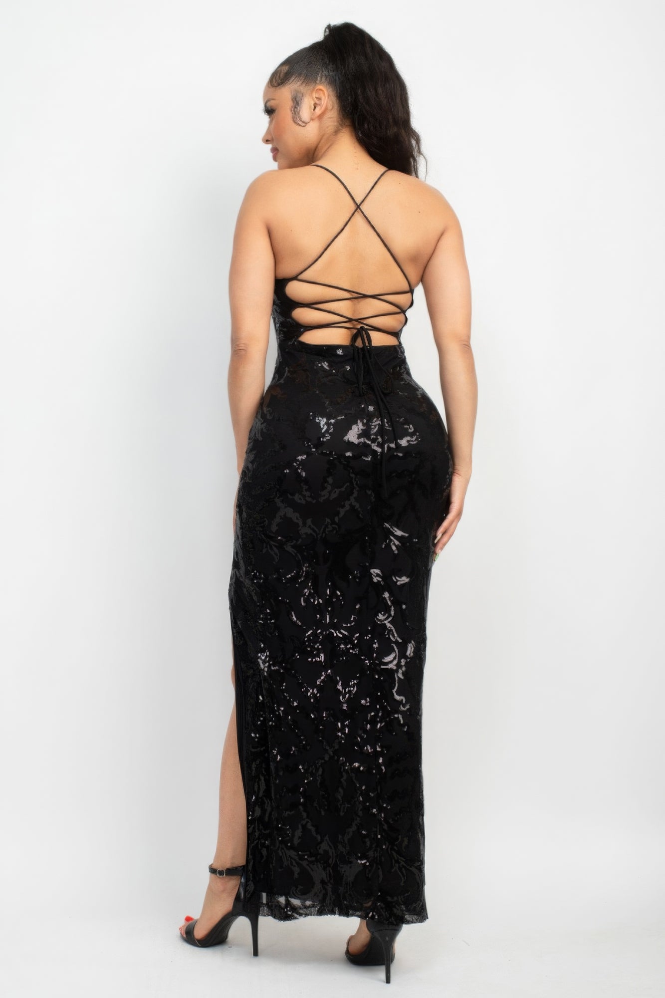 Sensual Back-Crisscross Tie for a Customizable Fit