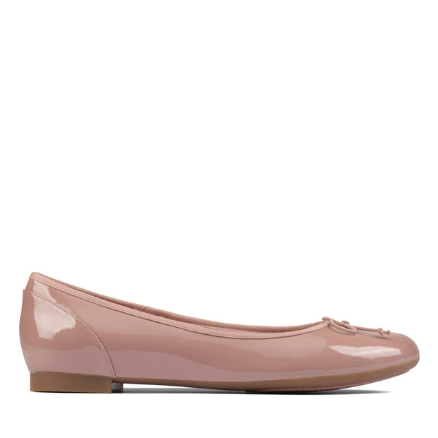 clarks wide pumps