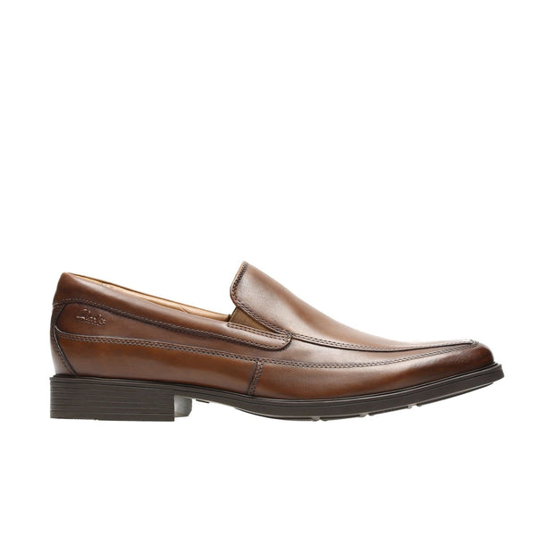 clarks tilden slip on