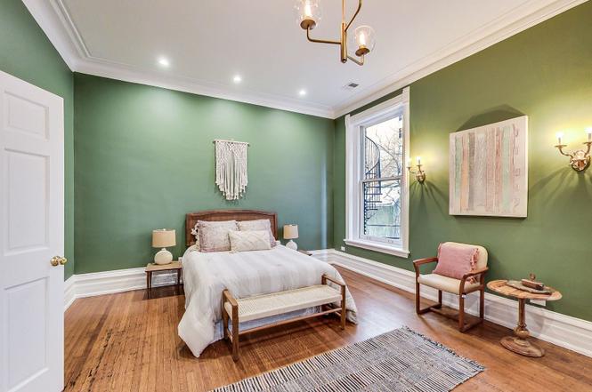 Chicago’s Gold Coast homes for sale require stagings tailored for historic homes.