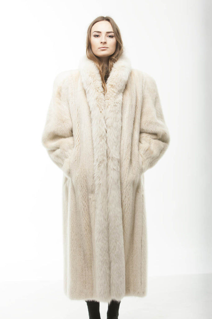 1980 S Vintage White Mink Fur Full Length Coat With Fox Fur Collar