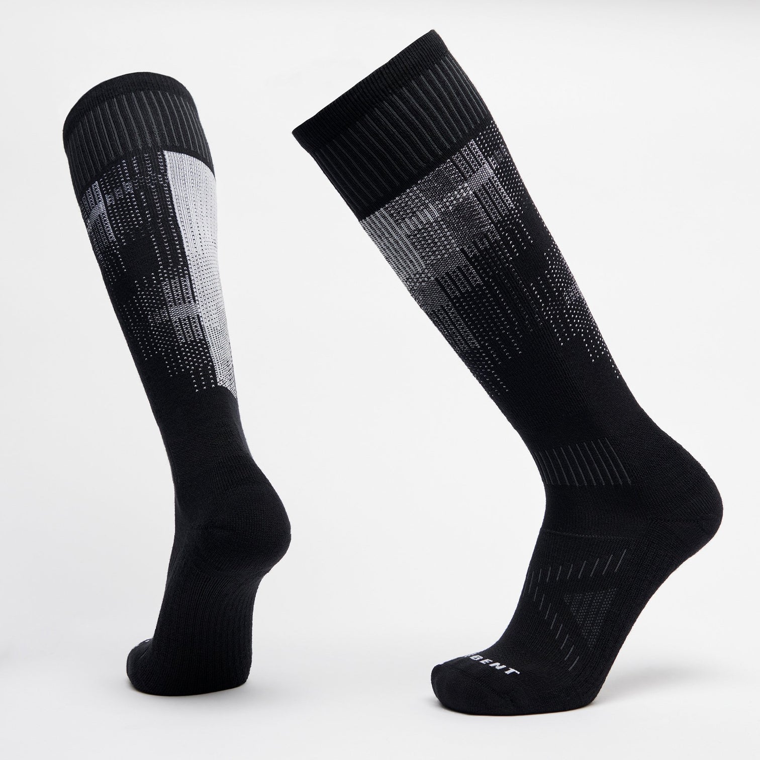 Le Bent | Pixel Light Snow Socks | 2021 | Mono – Elevation107