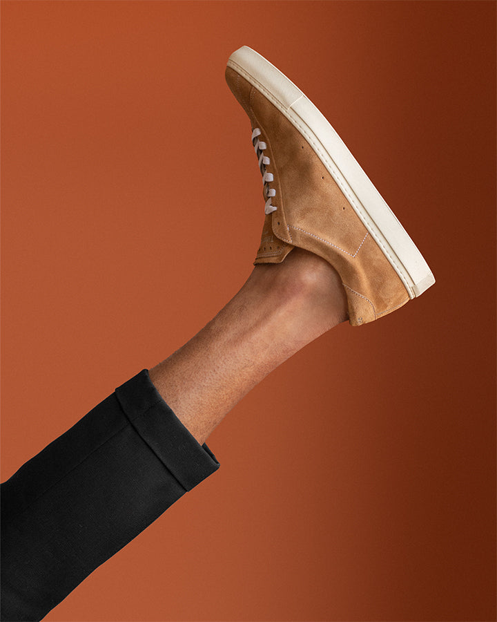 timothee-paris-atlantique-sustainable-suede-profile-worn-by-Valentino-Dekker-leg-up