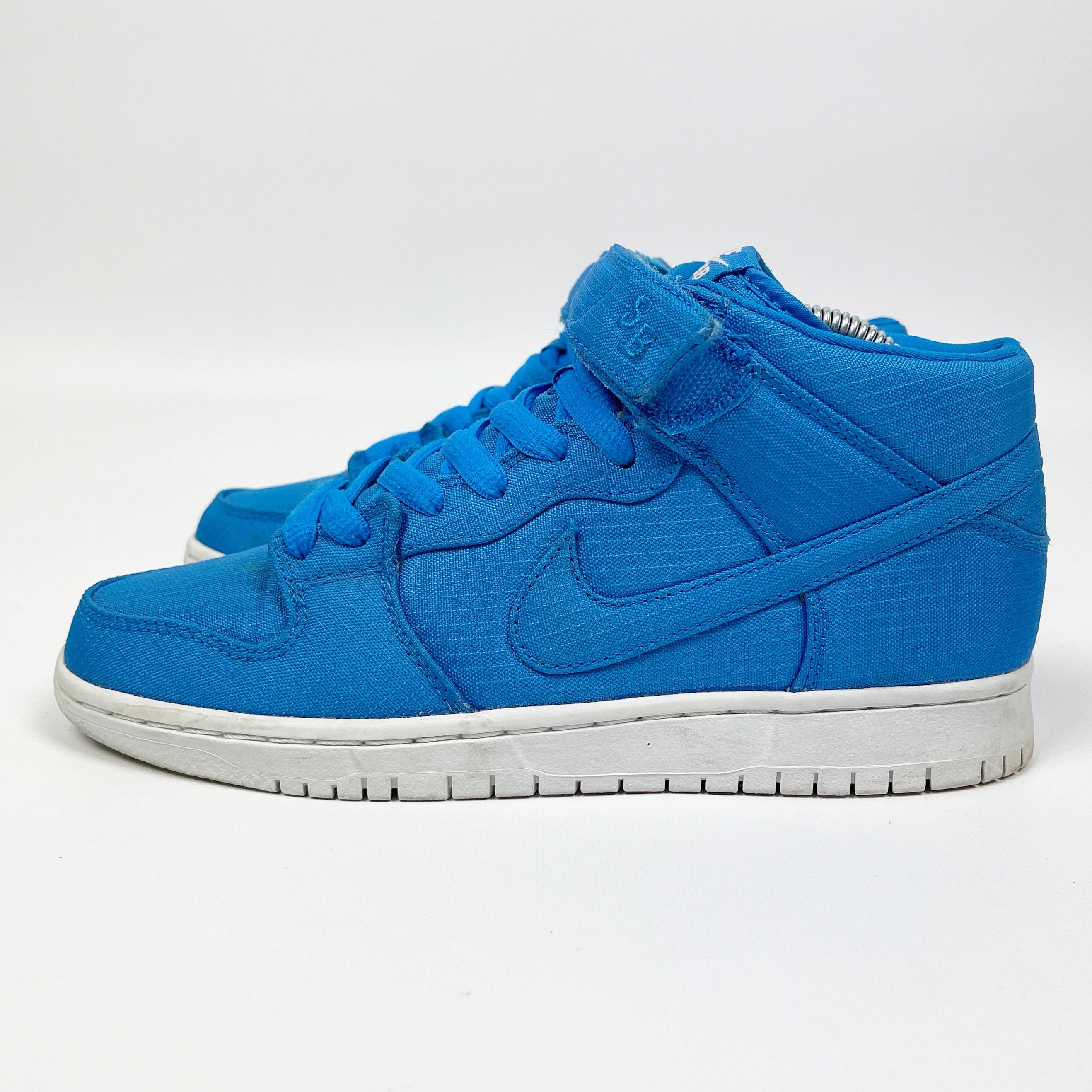 blue nike dunks mid