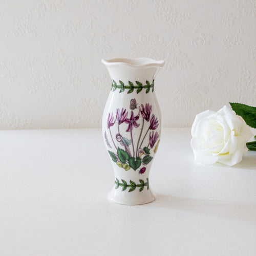 美品 ヴィンテージ ポートメリオン 花瓶 (1) 小 一輪挿し フラワーベース 白 陶器 おしゃれ 花柄 シクラメン