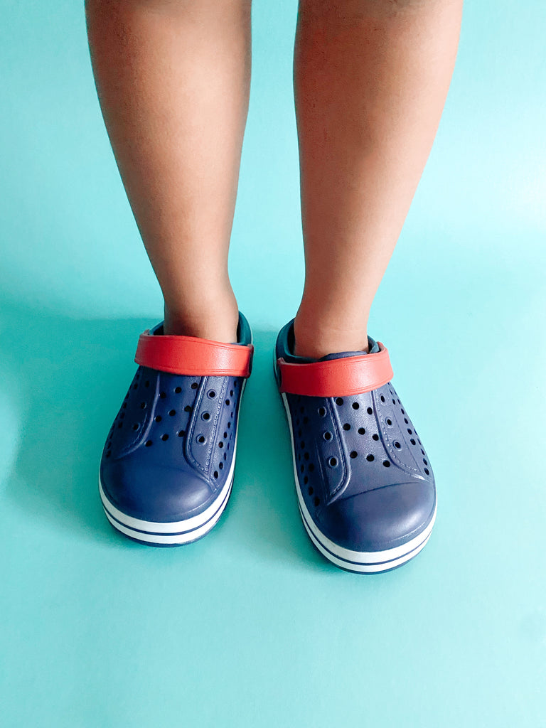 Crocs para niño en color azul marino modelo shockers – Baby to Kid