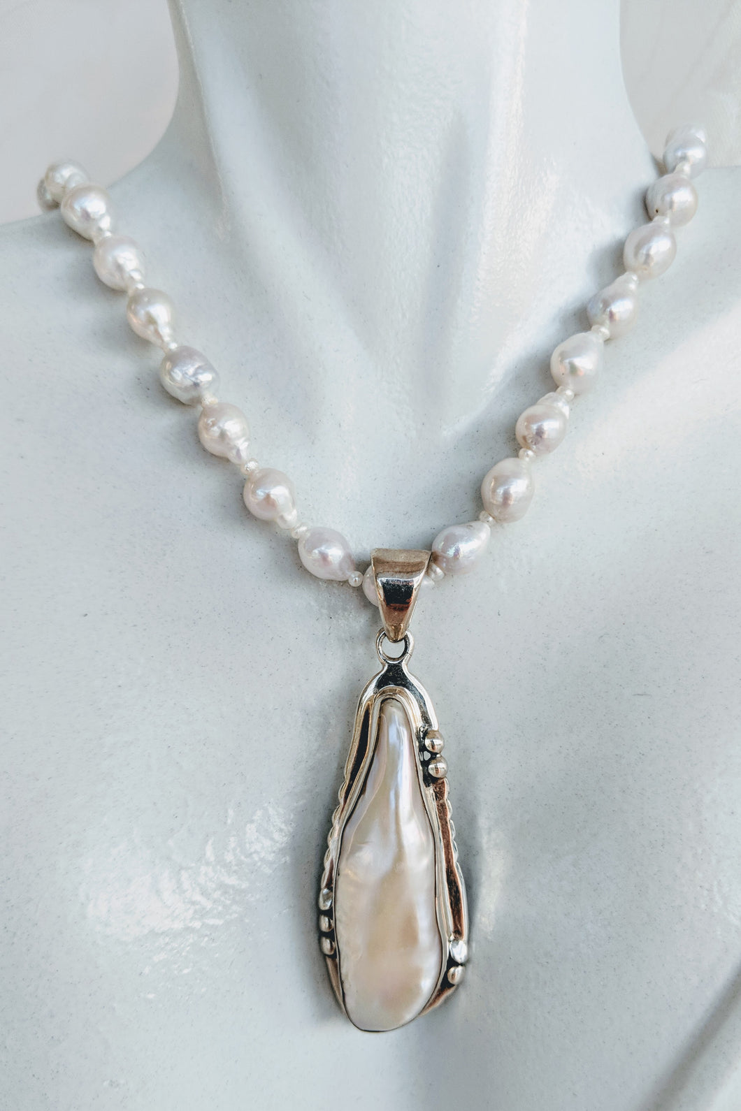 large freshwater pearl pendant