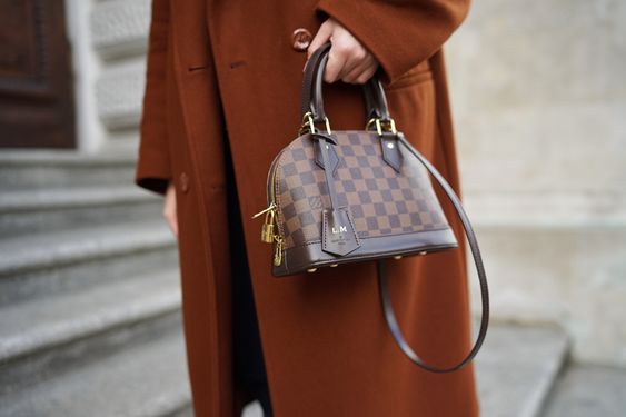 GUIDE TO LOUIS VUITTON CLASSICS