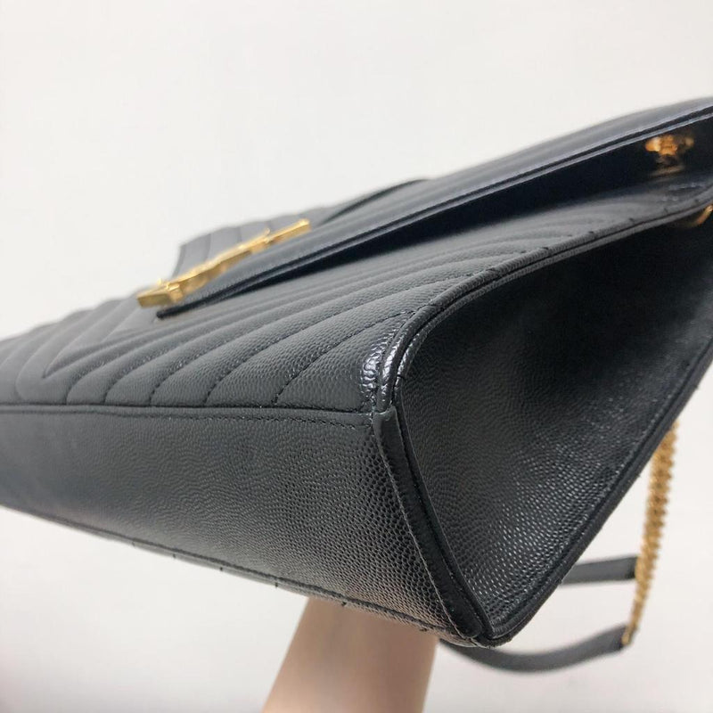 Envelope Large Flap in Chevron Quilted Leather Black | Bag Religion