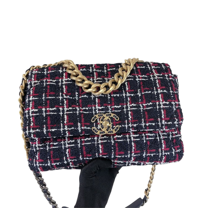 Handbags  SpringSummer 2023 precollection  Fashion  CHANEL  Page 2