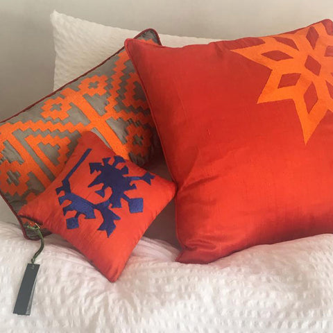 Anadolu Motifi nakisli turuncu ipek kirlentler_Anatolian Motif embroidered orange silk cushions_kissen_coussin