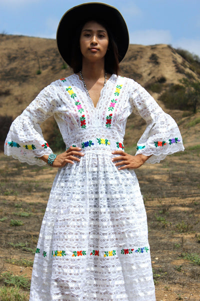 Stunning Mexican Lace Wedding Dress Circa ~ 1970s – Honeywood