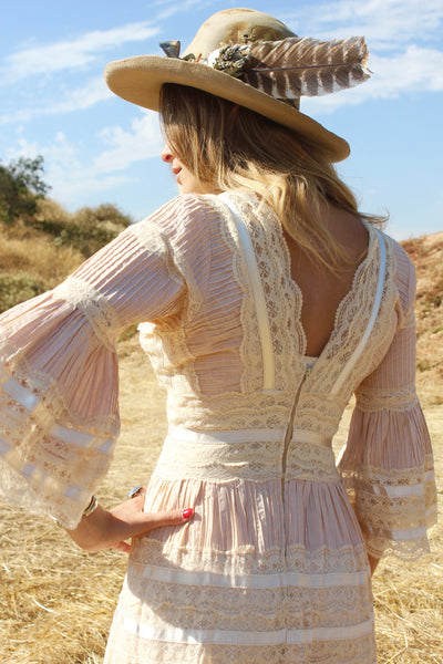 "Bohemian Folk" Gorgeous Vintage Mexican Wedding Dress – Honeywood