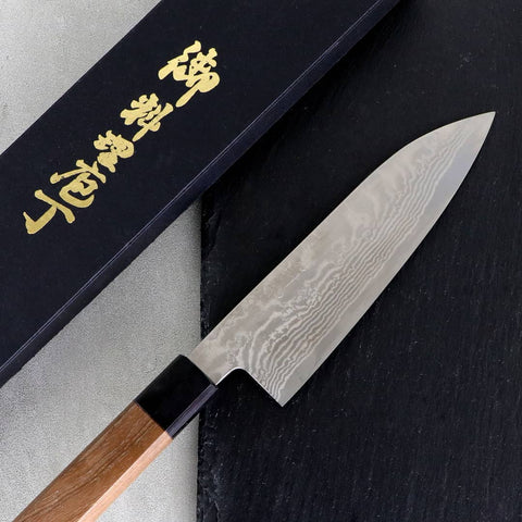 Messer aus Schmiede in Japan