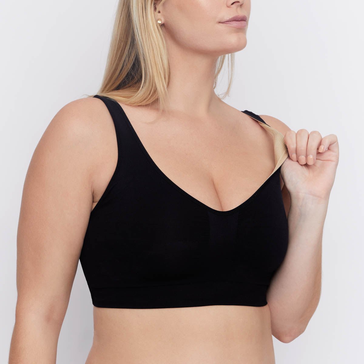 𝗝𝗨𝗦𝗧 𝗗𝗥𝗢𝗣𝗣𝗘𝗗: Your New (Reversible!) Bra BFF - Underoutfit