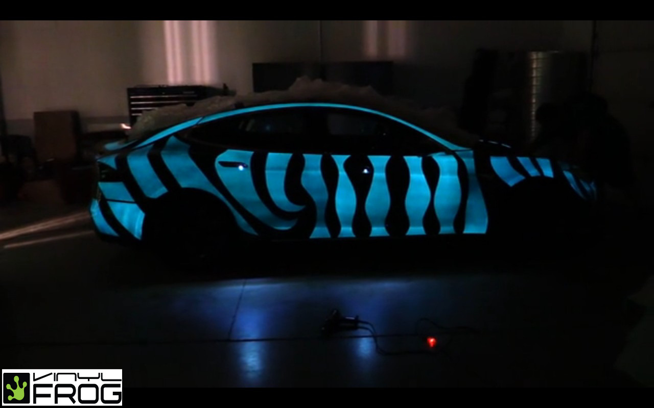 glow in the dark car