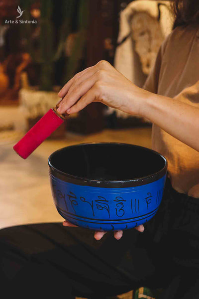 The alloy between four metals or more is what determines the intensity of the sound in the Tibetan bowl.