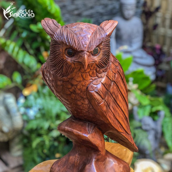 sculpture-realistic-owl-wood-carved-decoration