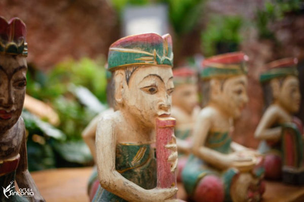 set-balinese-sculptures-musicians-orchestra-gamelao