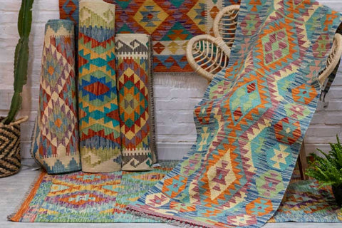 tapete-kilim-artesanal-tecelgem-arte-textil-tradicao-cultura-forma-cores-la-algodao-iranianos-india-afegao-decoracao-loja-artesintonia