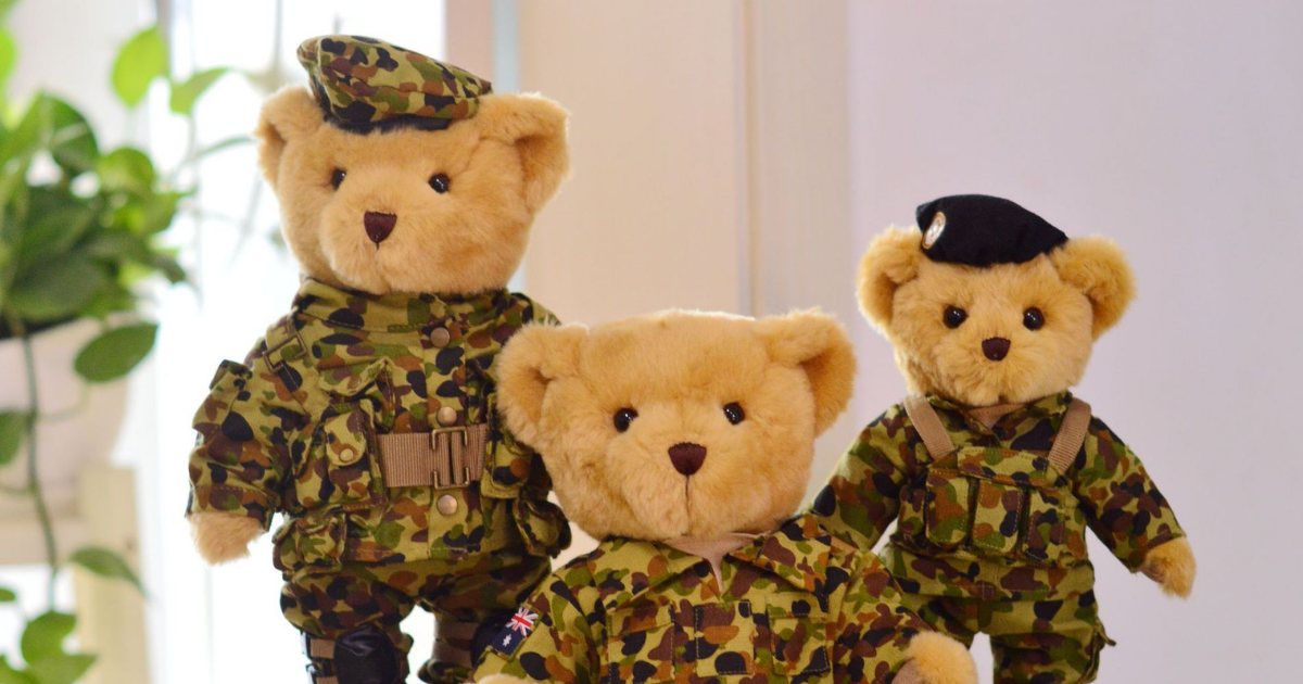 Las mejores opciones de peluches disfrazados de militar para regalar 🧸 –  Red Wings