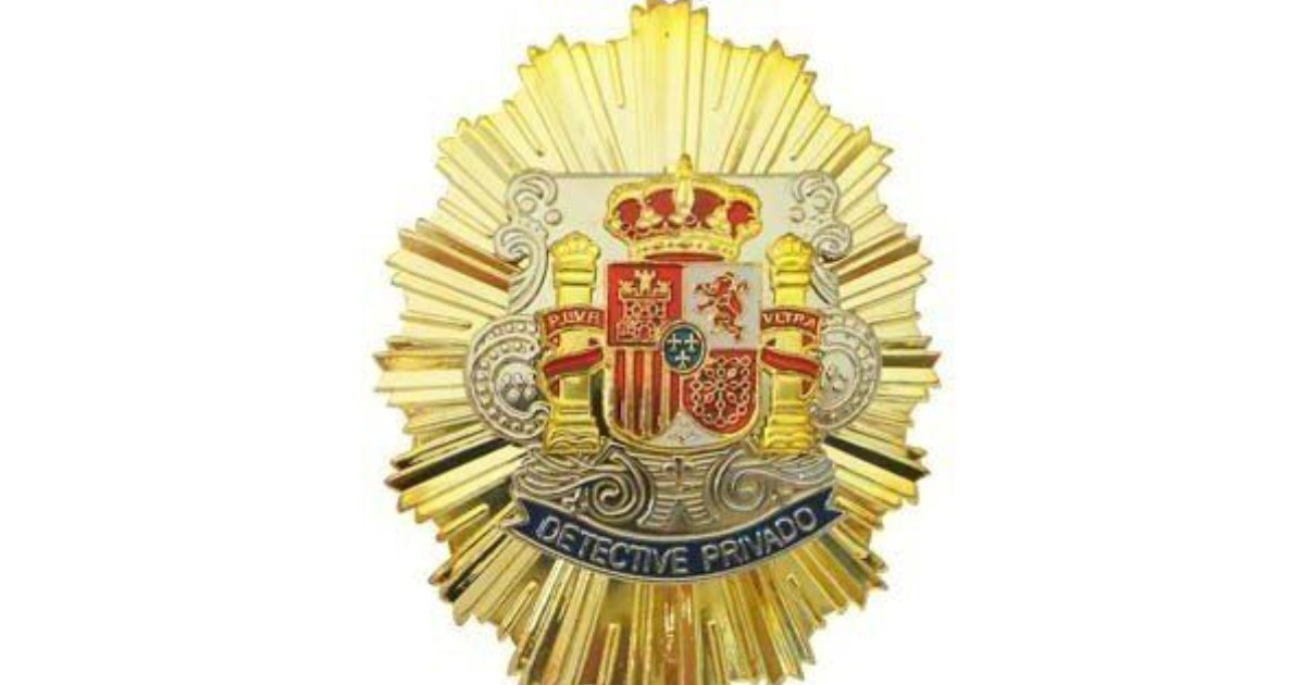 Las placas de detectives privados en España un baño en oro y plata es un diseño único, elegante y coleccionable