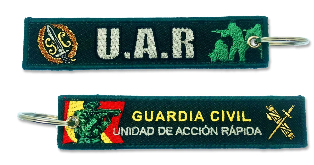 Los Llaveros bordados verde flúor graduaciones Guardia Civil tienen distintas características según el escalafón militar