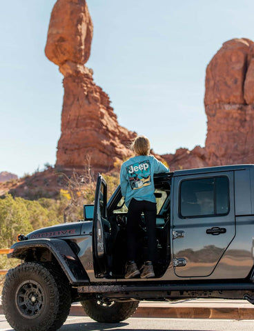 jedco-blog-jeep-tours-dress-off-road-adventures-woman-moab-long-sleeve-shirt