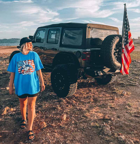 jedco-blog-Jeep-Tours-Dress-Off-Road-Adventures-woman-wave-t-shirt