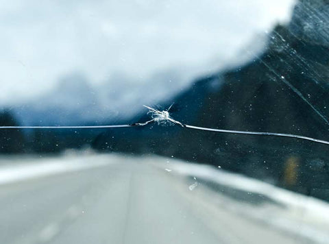 5-easy-winter-jeep-care-tips-cracked-windshield