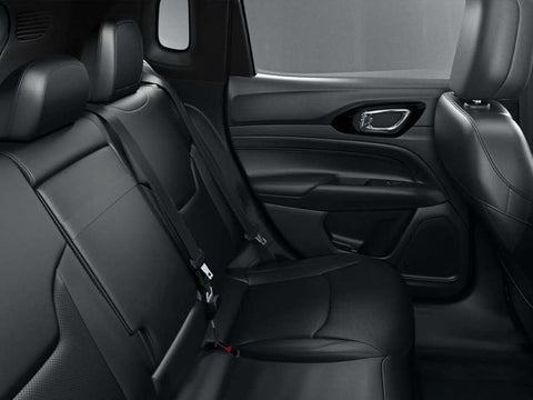 jedco-blog-Is-the-Jeep-Compass-Limited-4x4-Your-Favorite-Interior