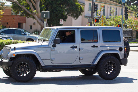 10 Hottest Male Celebrities & Their Jeep Rides – JEDCo
