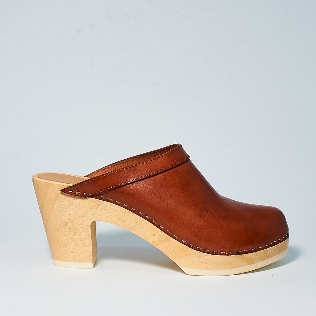 slip on clog