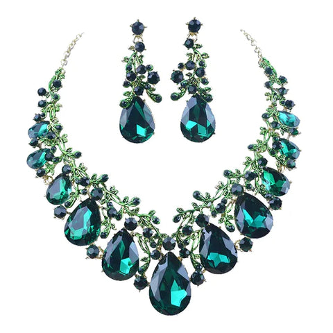 The Dazzling Crystal Jewelry Set for a Glamorous Parties