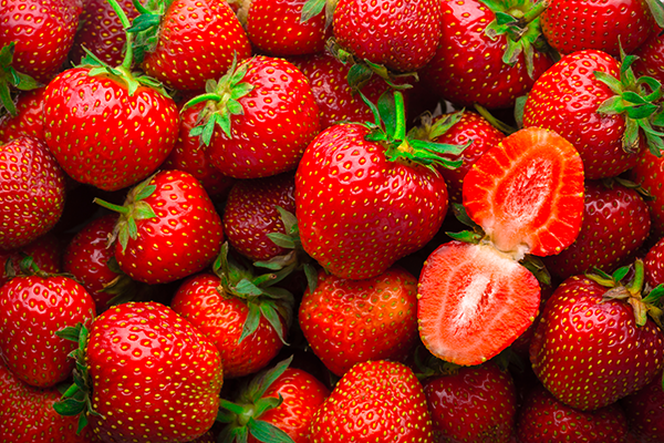 A Sparkling Strawberry Lemonade Recipe To Bring You Joy