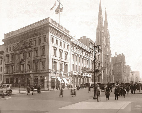 The famous Cartier Maison on Fifth Avenue in New York City