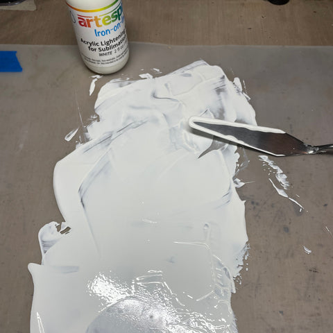 artesprix white acrylic lightening medium on silicone mat 