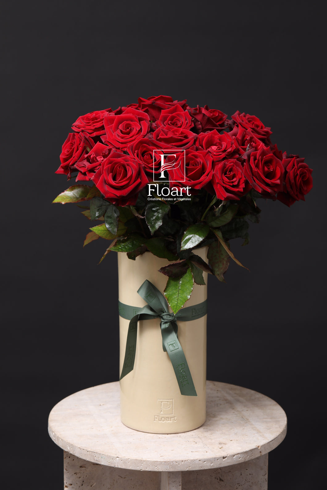 Composition florale de roses rouges – FLOART Maroc