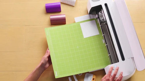 How To Cut Vinyl With A Cricut Machine: A Step By Step Guide – Practically  Functional