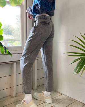 90s Levis Baggy Pleated Jeans - Lucky Vintage