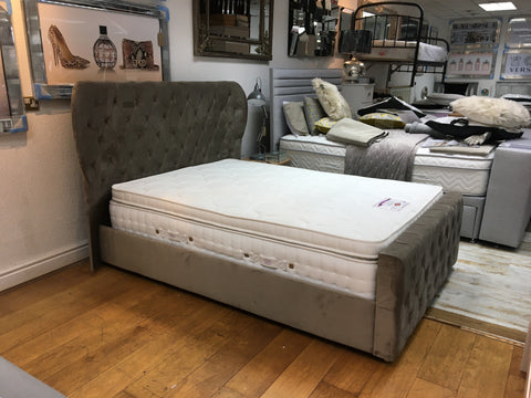 The Mattress World Showroom, Clayton-le-Moor