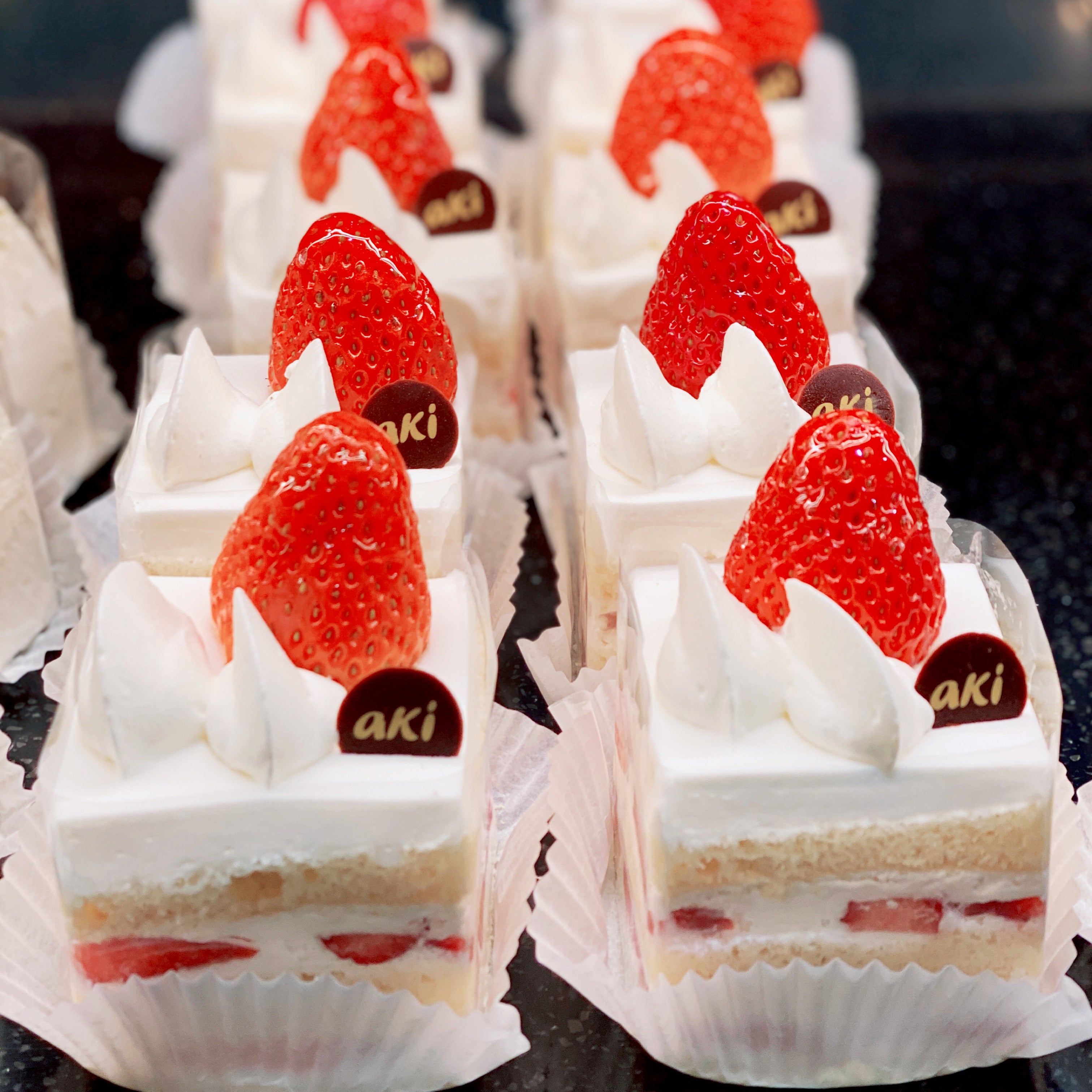 1 Part Gateau Aux Fraises Japonais Aki Boulangerie Aki Boulangerie Aki Cafe