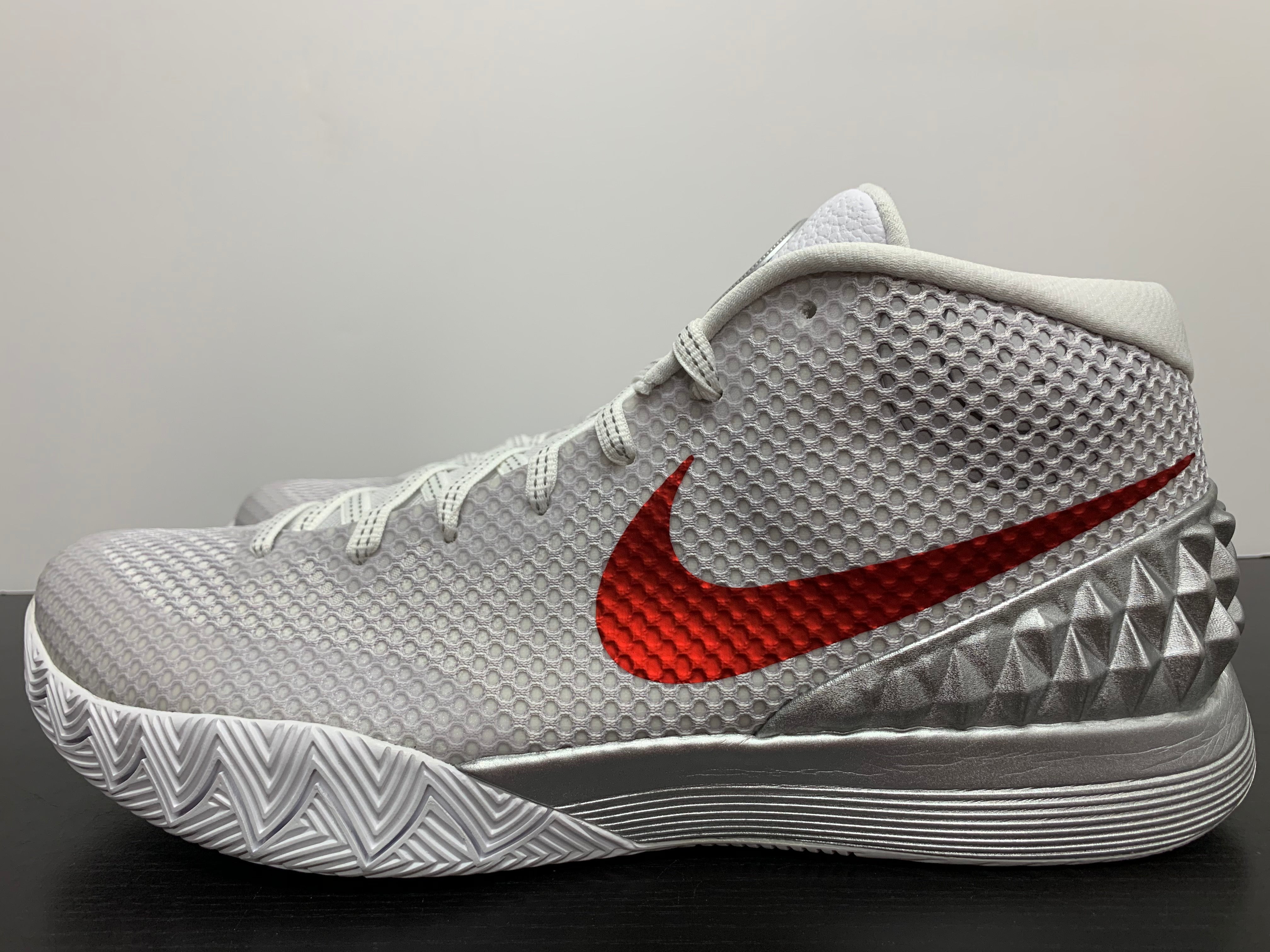 kyrie 1 opening night