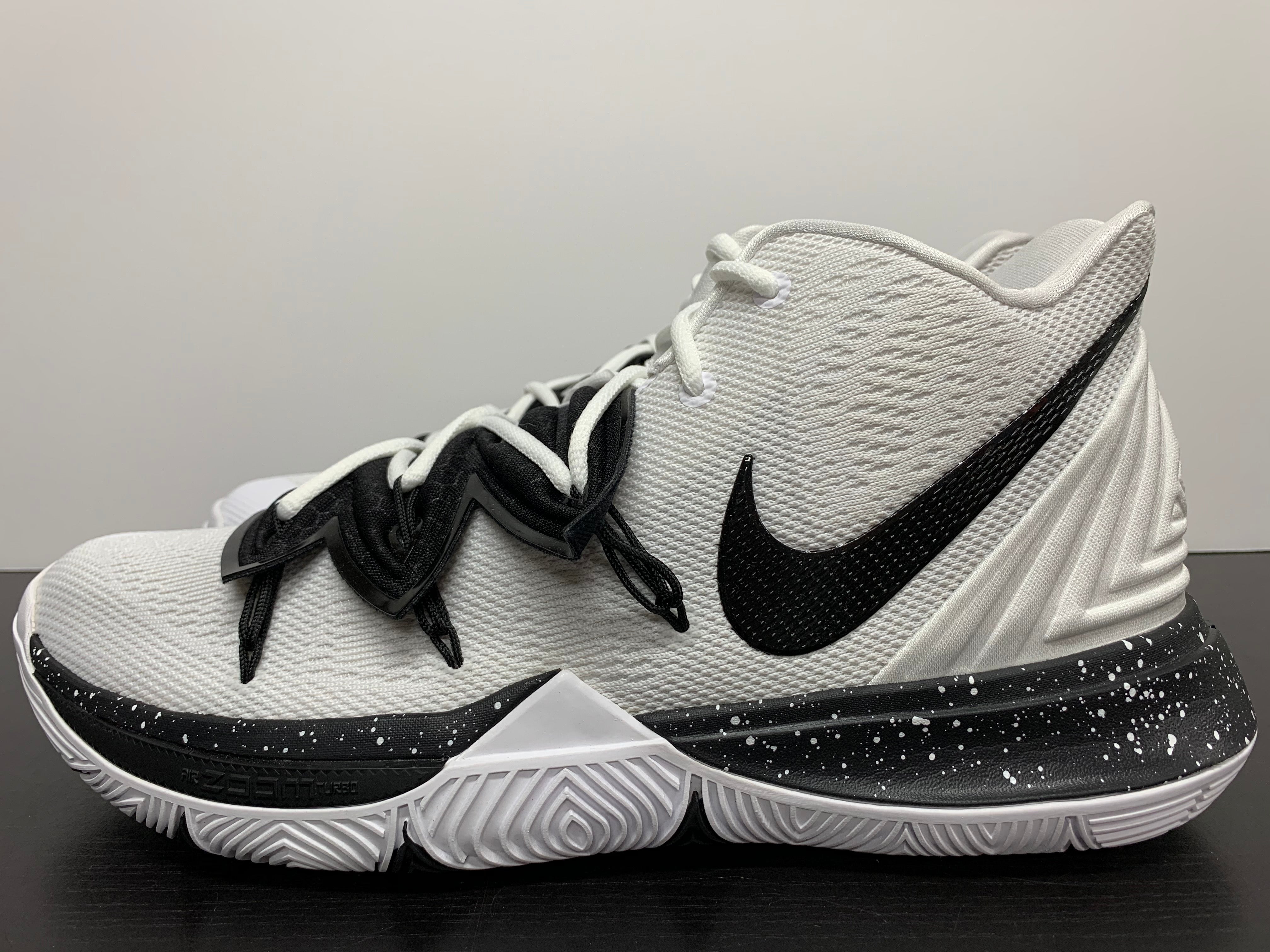 Nike Kyrie 5 TB White/Black – ChillyKicks