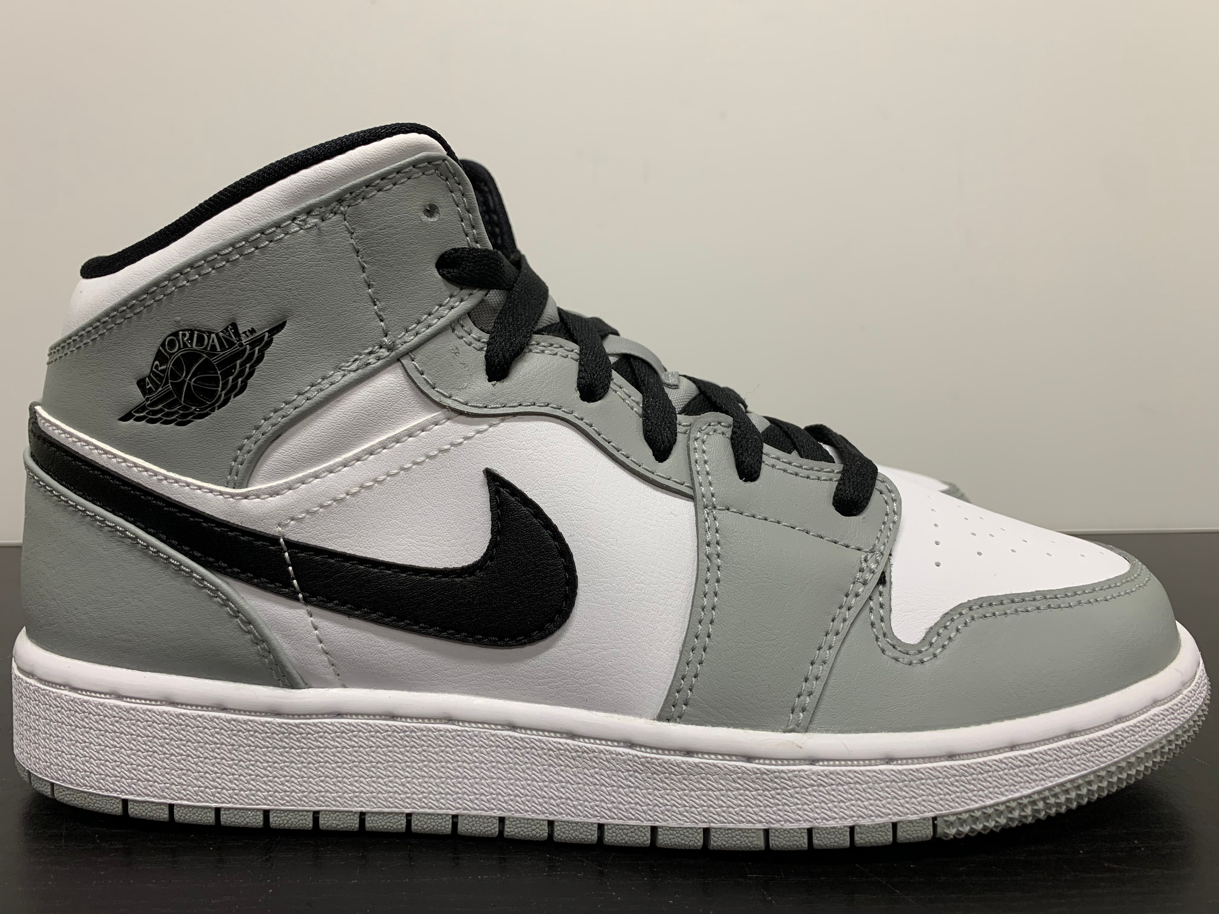 air jordan mid light smoke grey gs